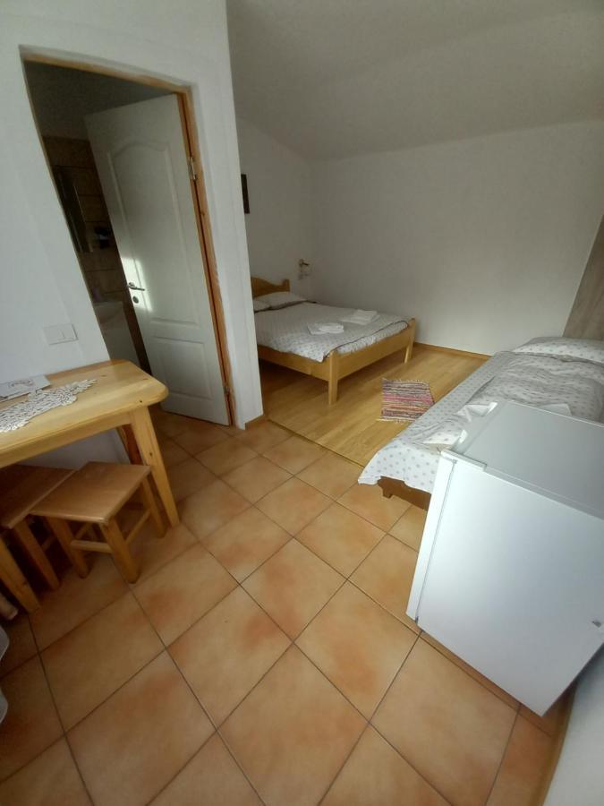 Casa Din Barcutゲストハウス エクステリア 写真
