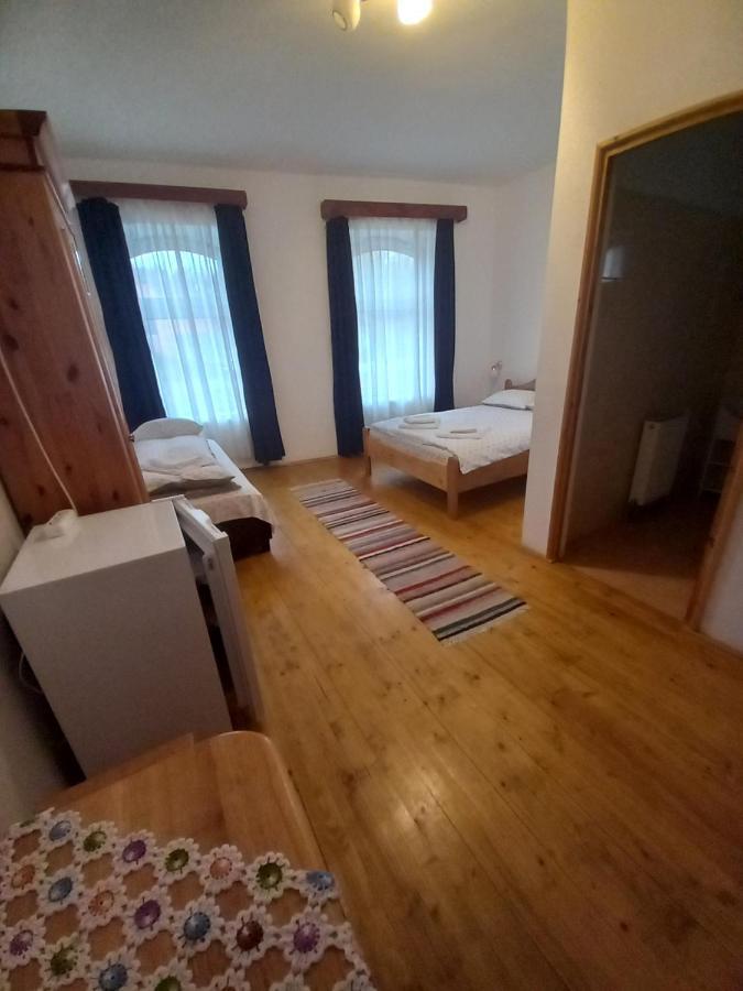 Casa Din Barcutゲストハウス エクステリア 写真