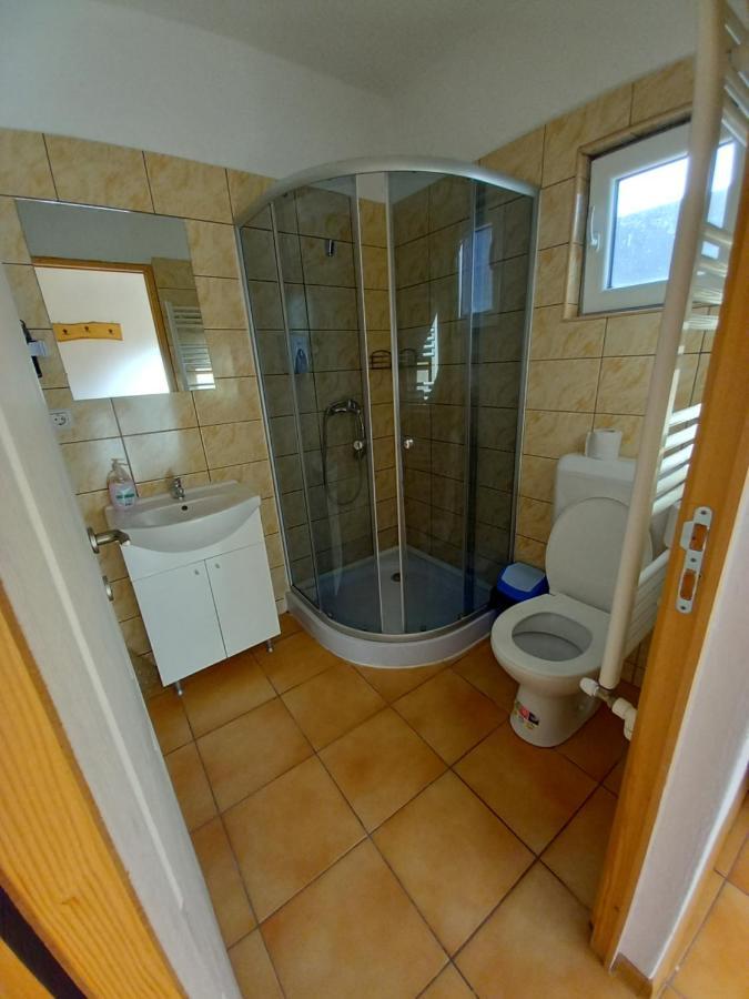 Casa Din Barcutゲストハウス エクステリア 写真
